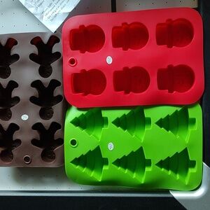 Pampered chef Christmas silicone bakers set of three